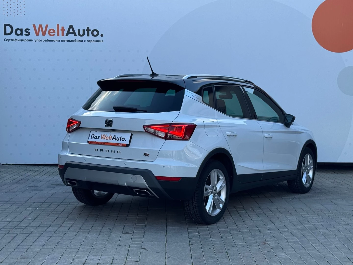 Seat Arona, снимка 2 - Автомобили и джипове - 56420632