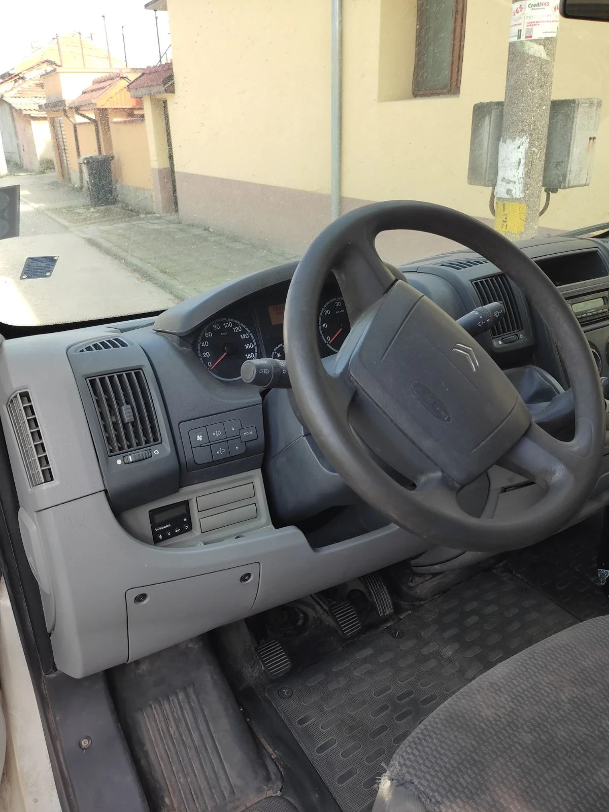 Citroen Jumper 2.2 - изображение 5