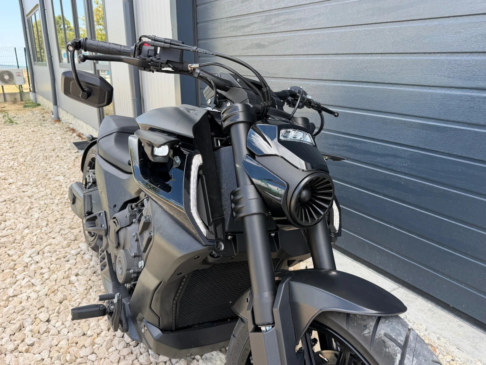 Benda LFC 700 PRO Custom build Black edition , снимка 9 - Мотоциклети и мототехника - 55873126
