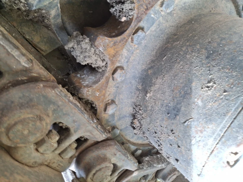 Багер Komatsu 210, снимка 4 - Индустриална техника - 52586825