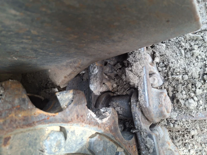 Багер Komatsu 210, снимка 3 - Индустриална техника - 52586825