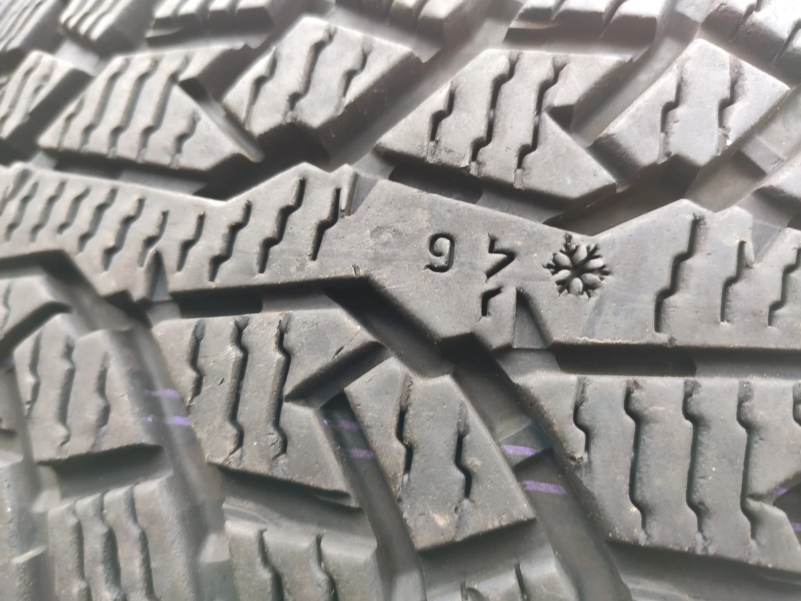 Гуми Зимни 185/65R15, снимка 5 - Гуми и джанти - 56735407