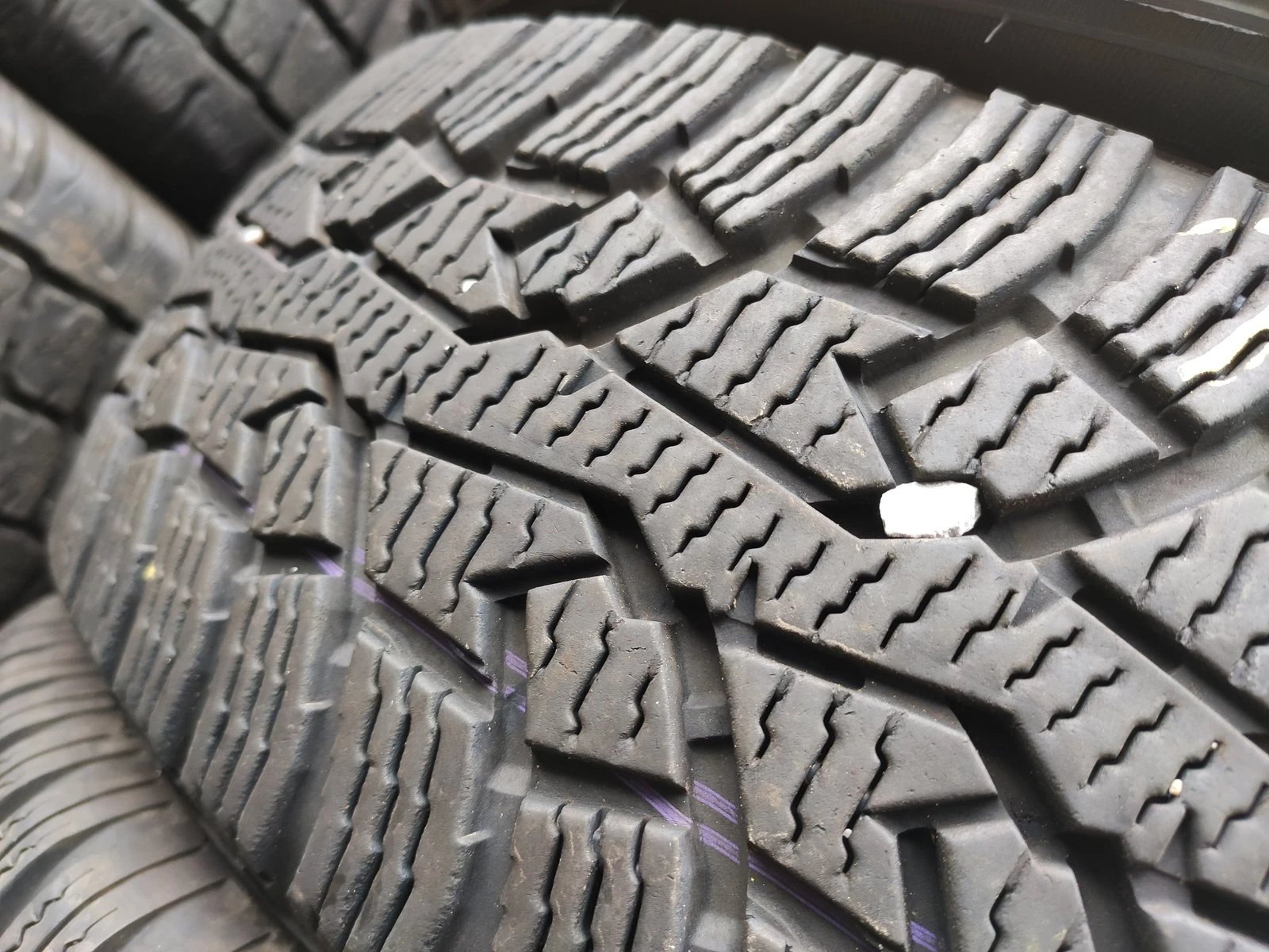 Гуми Зимни 185/65R15, снимка 4 - Гуми и джанти - 56735407