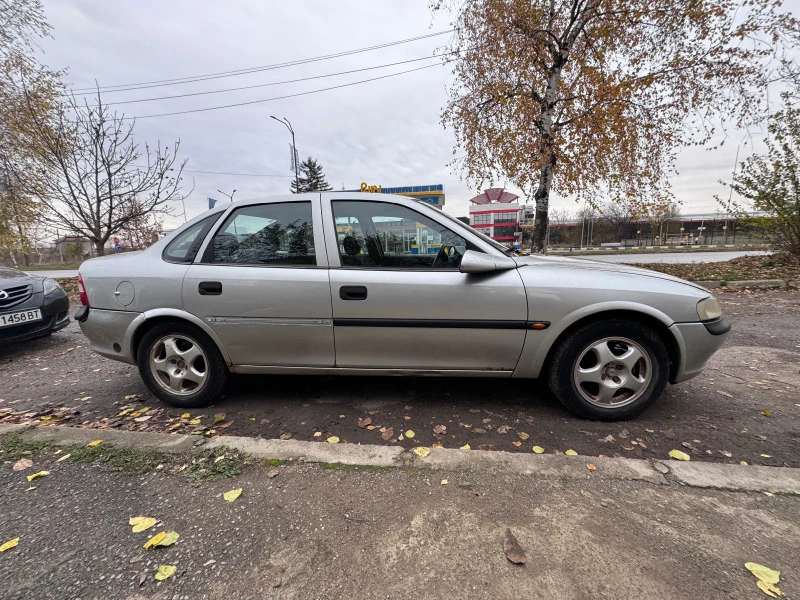 Opel Vectra В, снимка 3 - Автомобили и джипове - 47571884