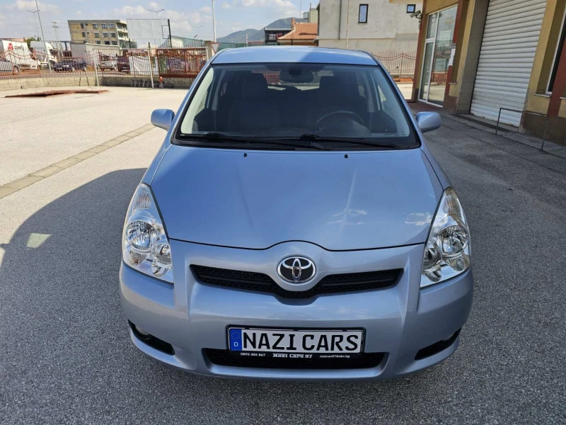 Toyota Corolla verso 2.2/D-4D/7-МЕСТНА, снимка 2 - Автомобили и джипове - 47380832