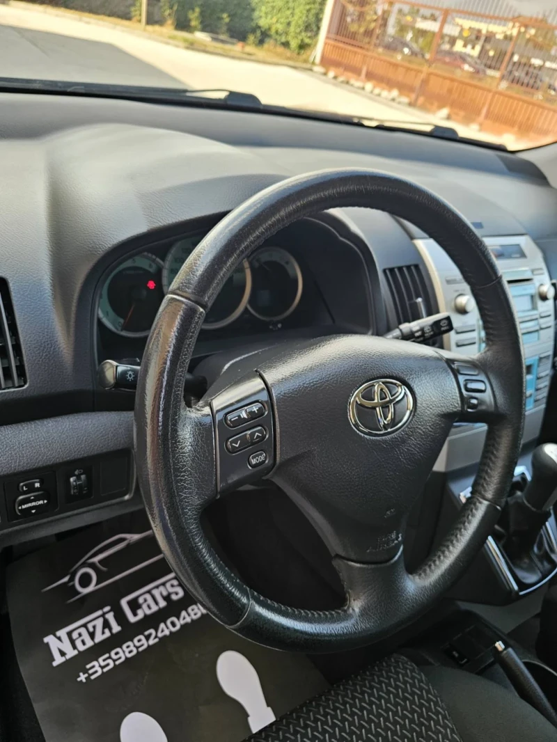 Toyota Corolla verso 2.2/D-4D/7-МЕСТНА, снимка 13 - Автомобили и джипове - 47380832