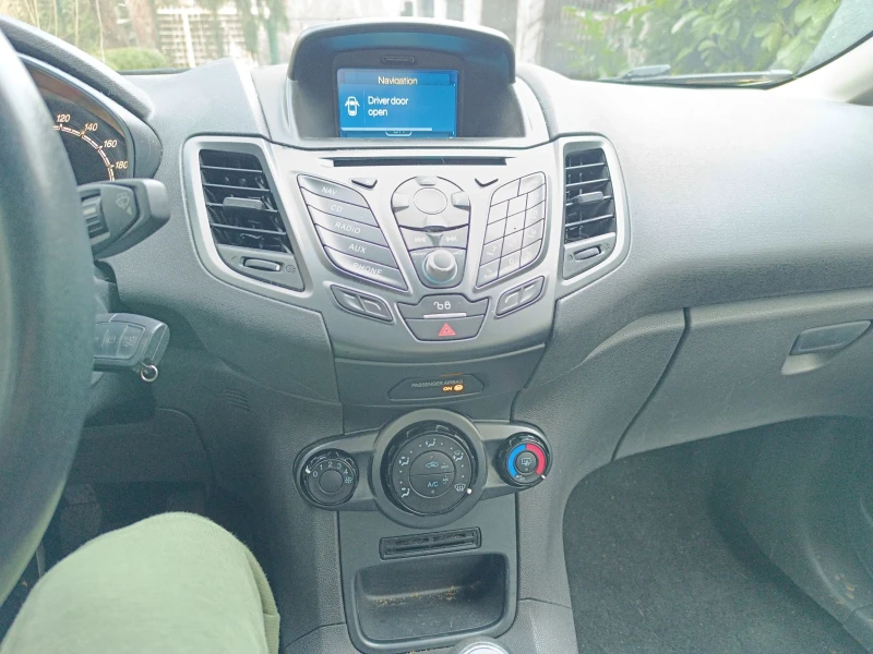 Ford Fiesta, снимка 7 - Автомобили и джипове - 49084411