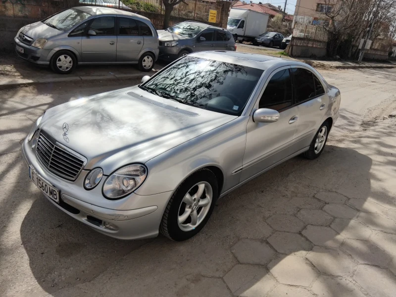 Mercedes-Benz E 220, снимка 2 - Автомобили и джипове - 49509348