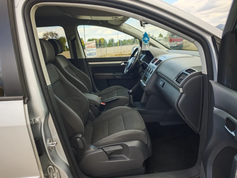 VW Touran 2.0i-ECOFUEL, снимка 12 - Автомобили и джипове - 52021504
