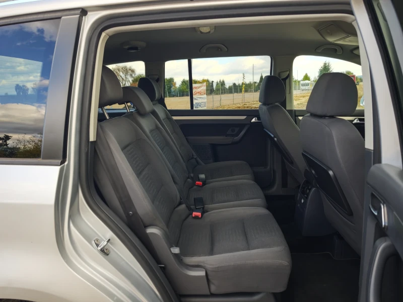 VW Touran 2.0i-ECOFUEL, снимка 13 - Автомобили и джипове - 52021504