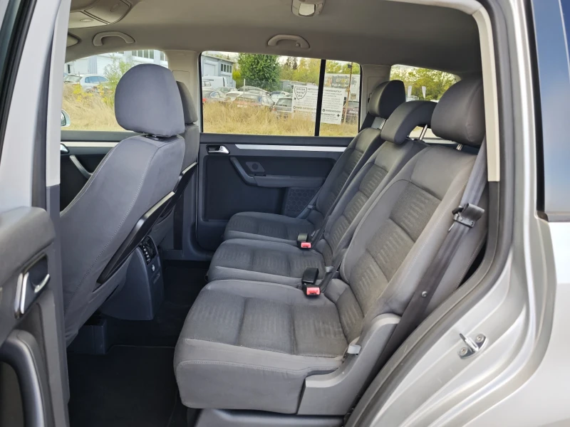 VW Touran 2.0i-ECOFUEL, снимка 11 - Автомобили и джипове - 52021504