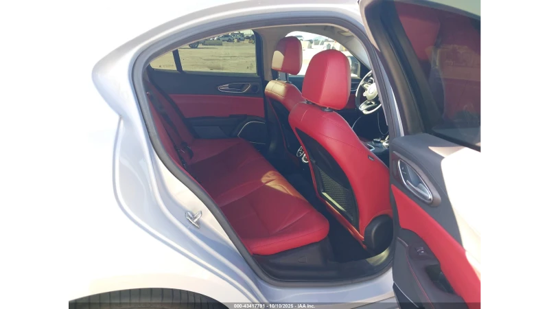 Alfa Romeo Giulia TI RWD, снимка 7 - Автомобили и джипове - 52643231