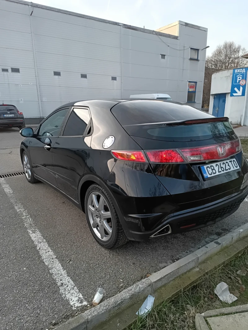Honda Civic 1.8 I-VTEC, снимка 6 - Автомобили и джипове - 52725910