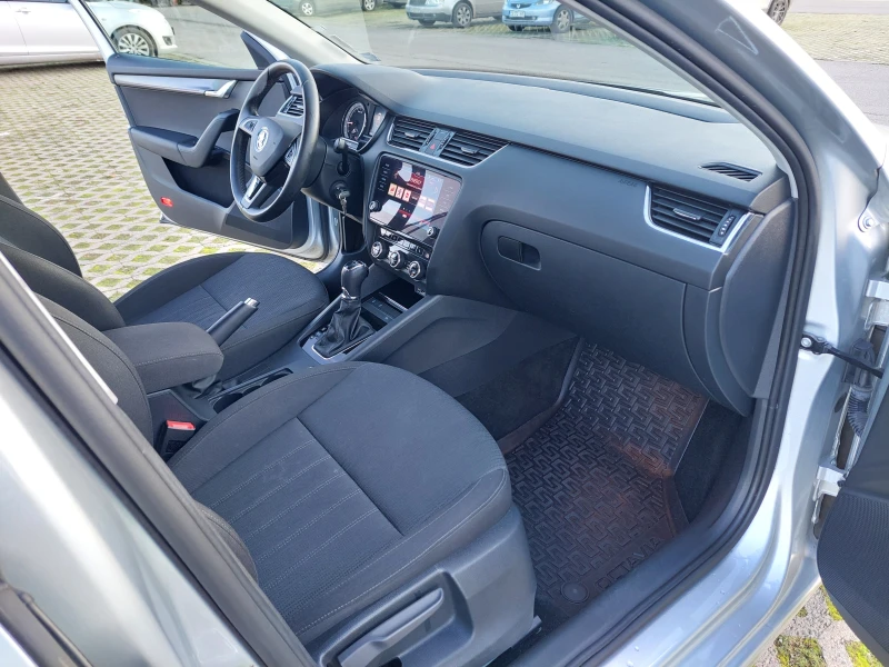 Skoda Octavia, снимка 14 - Автомобили и джипове - 53021865