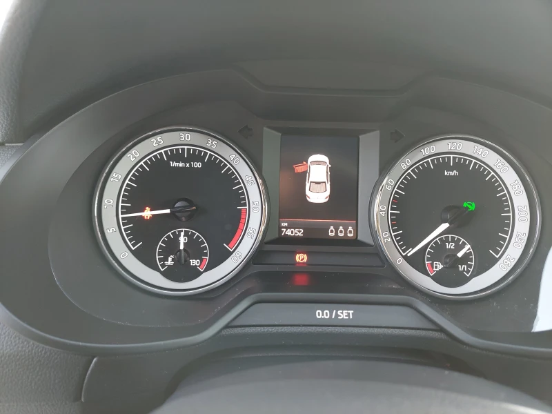 Skoda Octavia, снимка 9 - Автомобили и джипове - 53021865