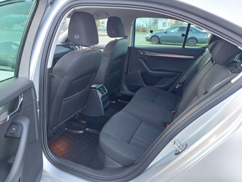 Skoda Octavia, снимка 11 - Автомобили и джипове - 53021865