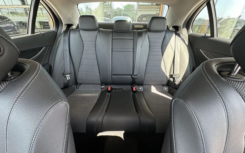 Mercedes-Benz E 200 4MATIC Avantgarde, снимка 8 - Автомобили и джипове - 53151474