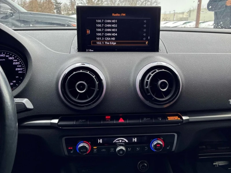 Audi A3 * 2.0T Progressiv * CARFAX / LED/CAMERA/ПОДГРЕВИ, снимка 9 - Автомобили и джипове - 53271558