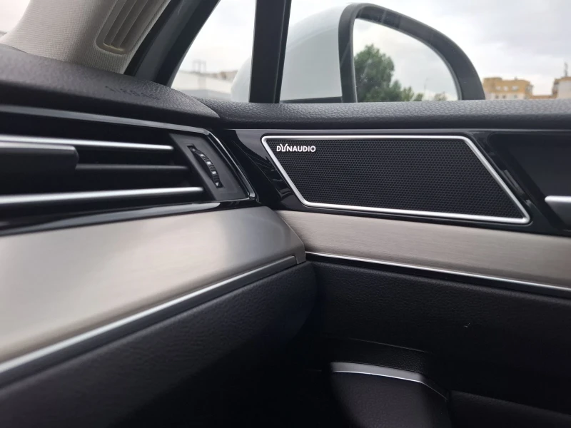 VW Passat 2.0 TSI 4Motion Highline 280 , снимка 10 - Автомобили и джипове - 53414699