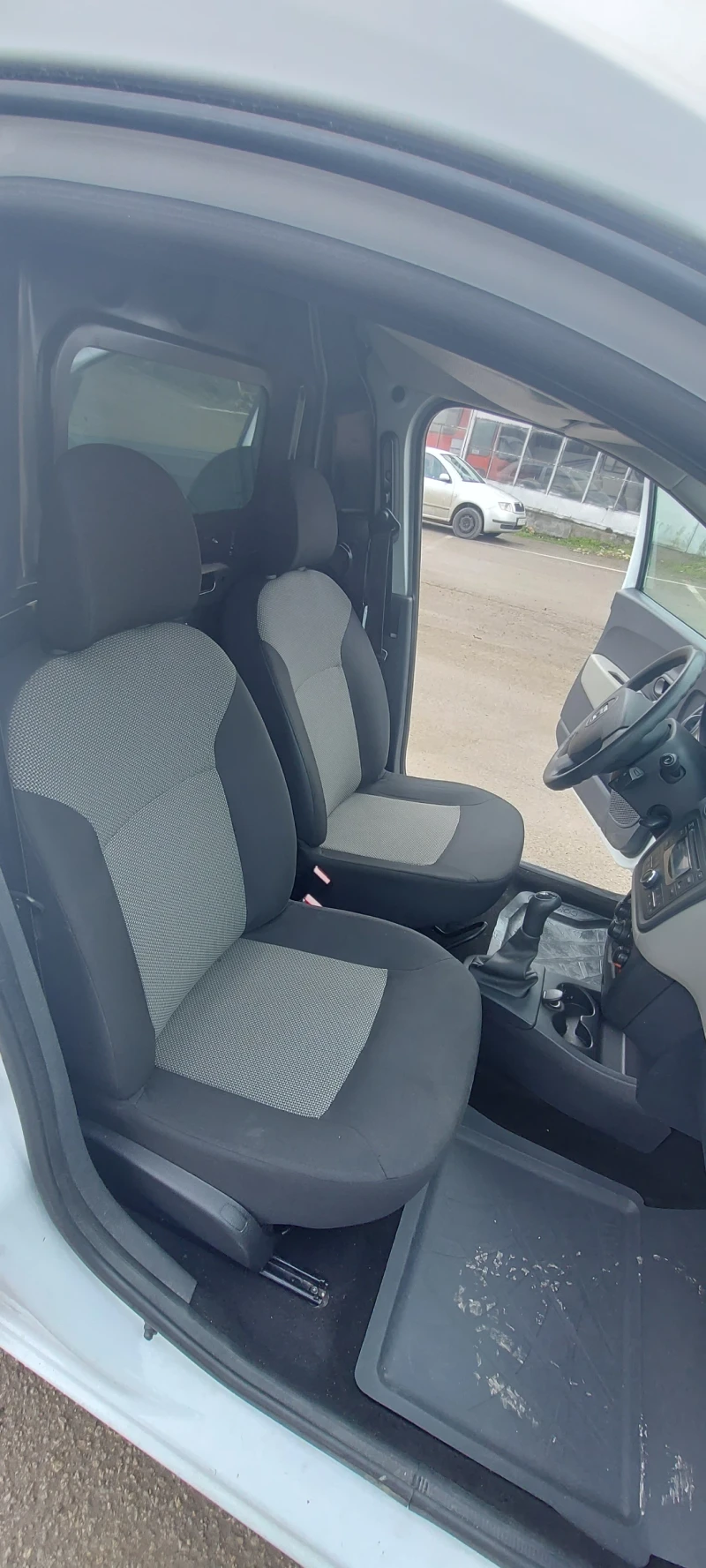 Dacia Dokker, снимка 11 - Автомобили и джипове - 53537476