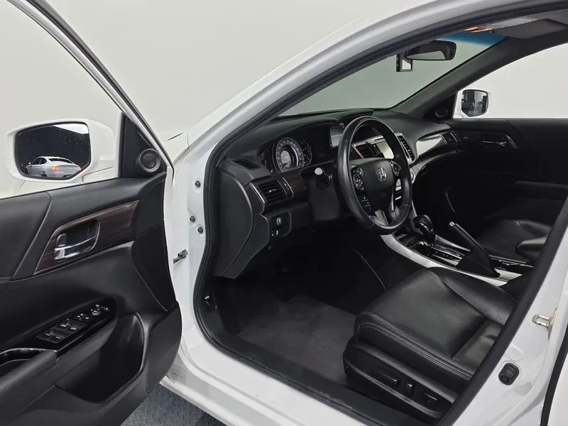 Honda Accord 2.4, снимка 10 - Автомобили и джипове - 55309369