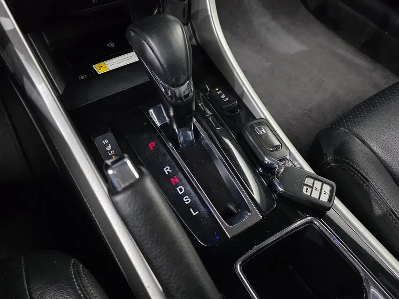 Honda Accord 2.4, снимка 9 - Автомобили и джипове - 55309369
