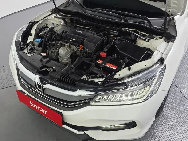 Honda Accord 2.4, снимка 6 - Автомобили и джипове - 55309369