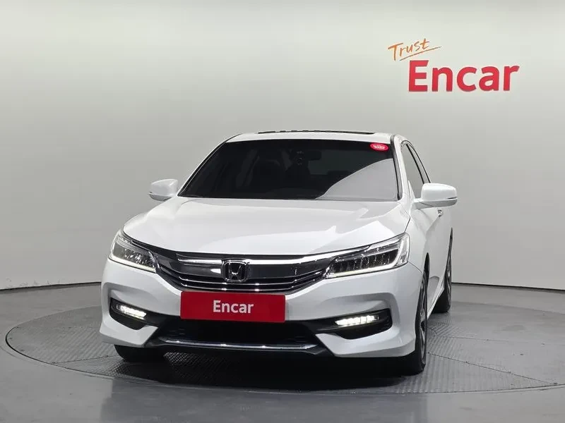 Honda Accord 2.4, снимка 3 - Автомобили и джипове - 55309369