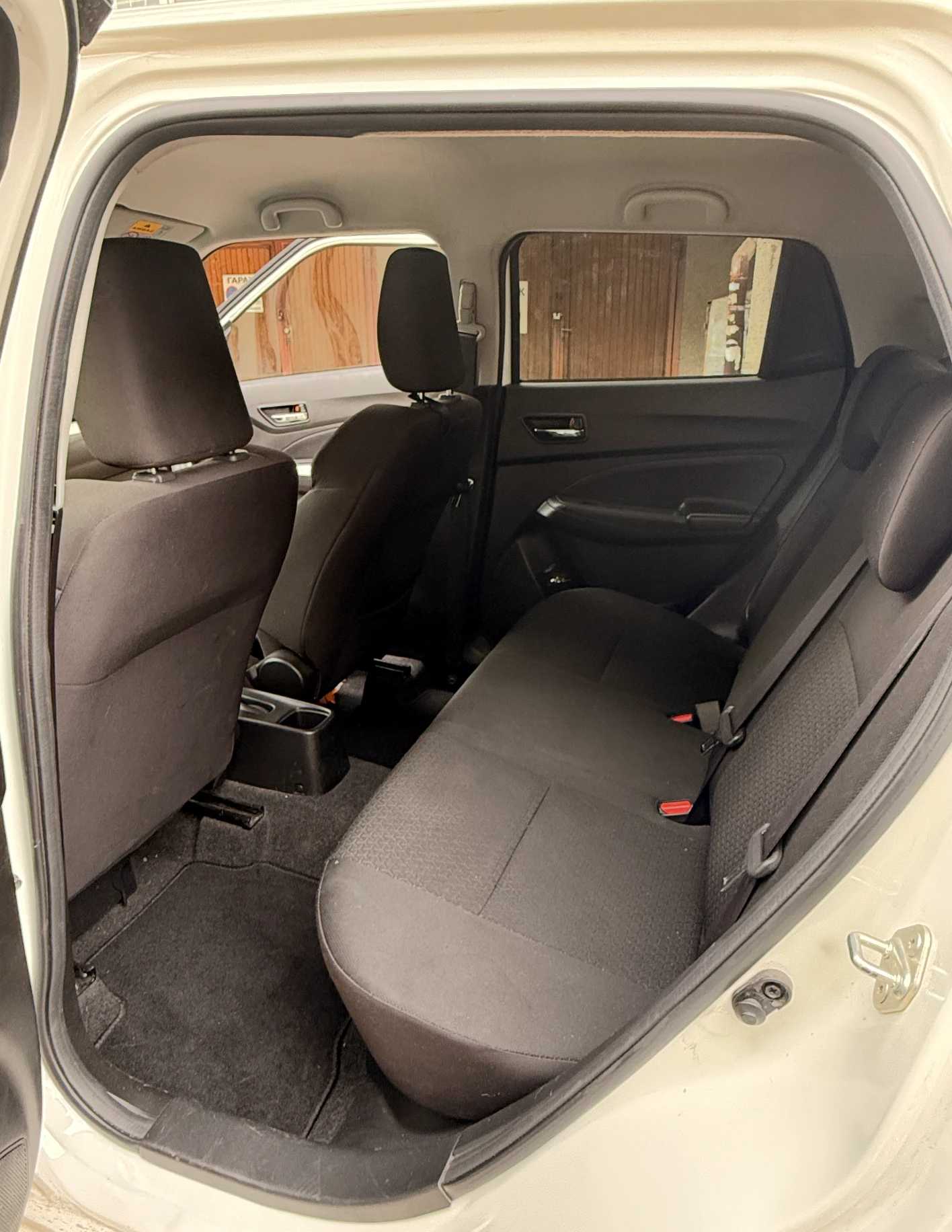 Suzuki Swift GLX Hybrid - изображение 9