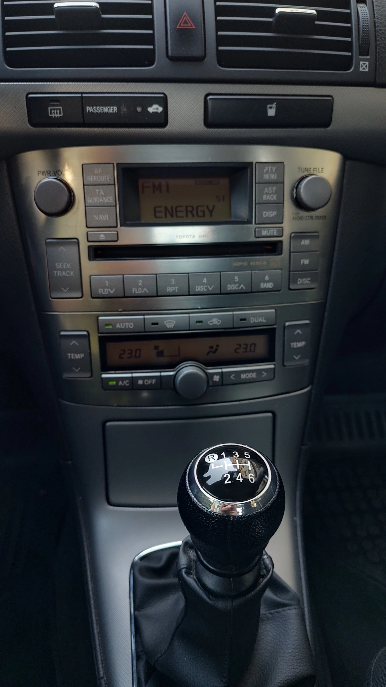 Toyota Avensis 2.2 150к.с. - изображение 9