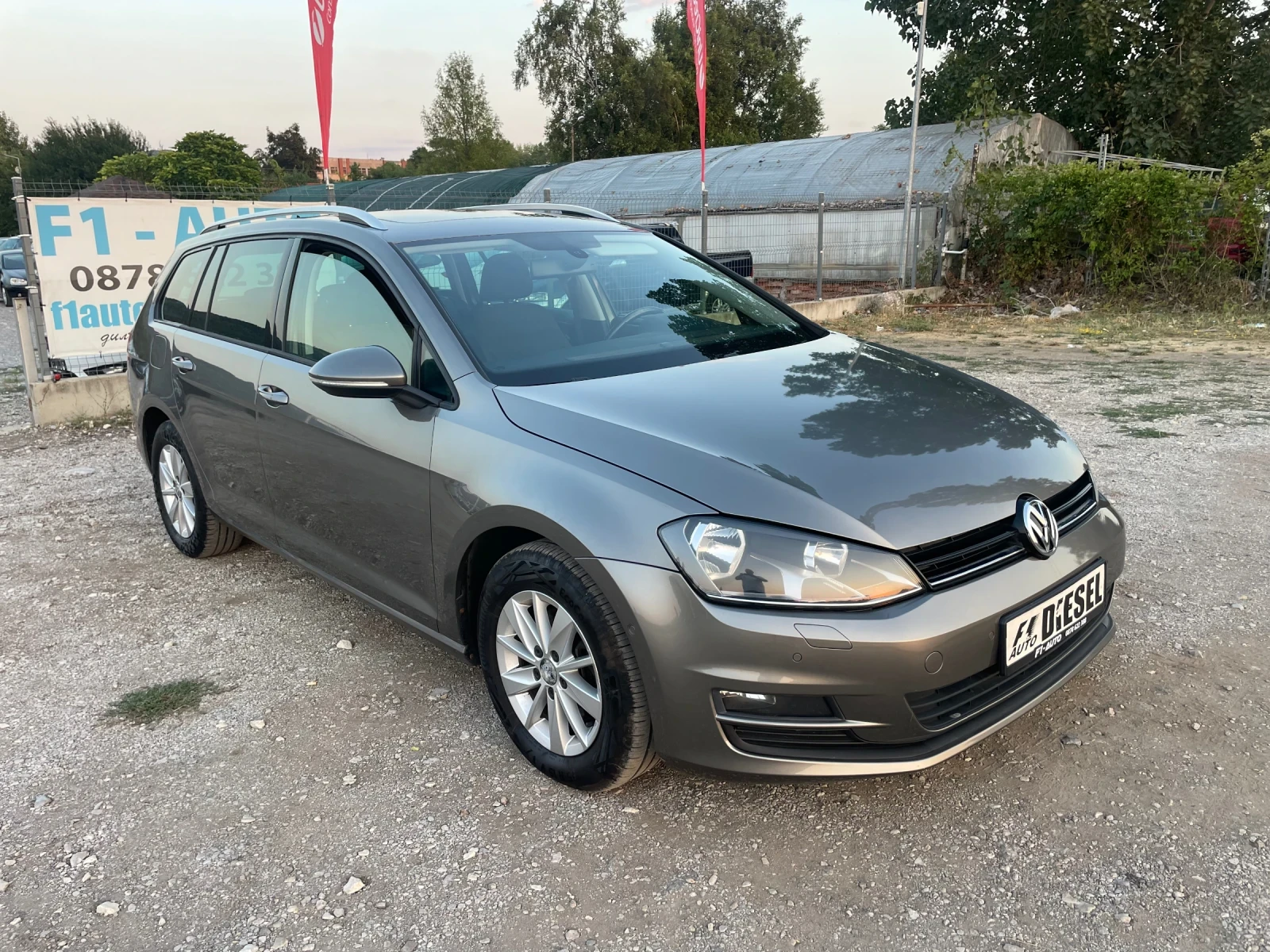 VW Golf 1.6TDI-NAVI-PANO-DSG - изображение 3