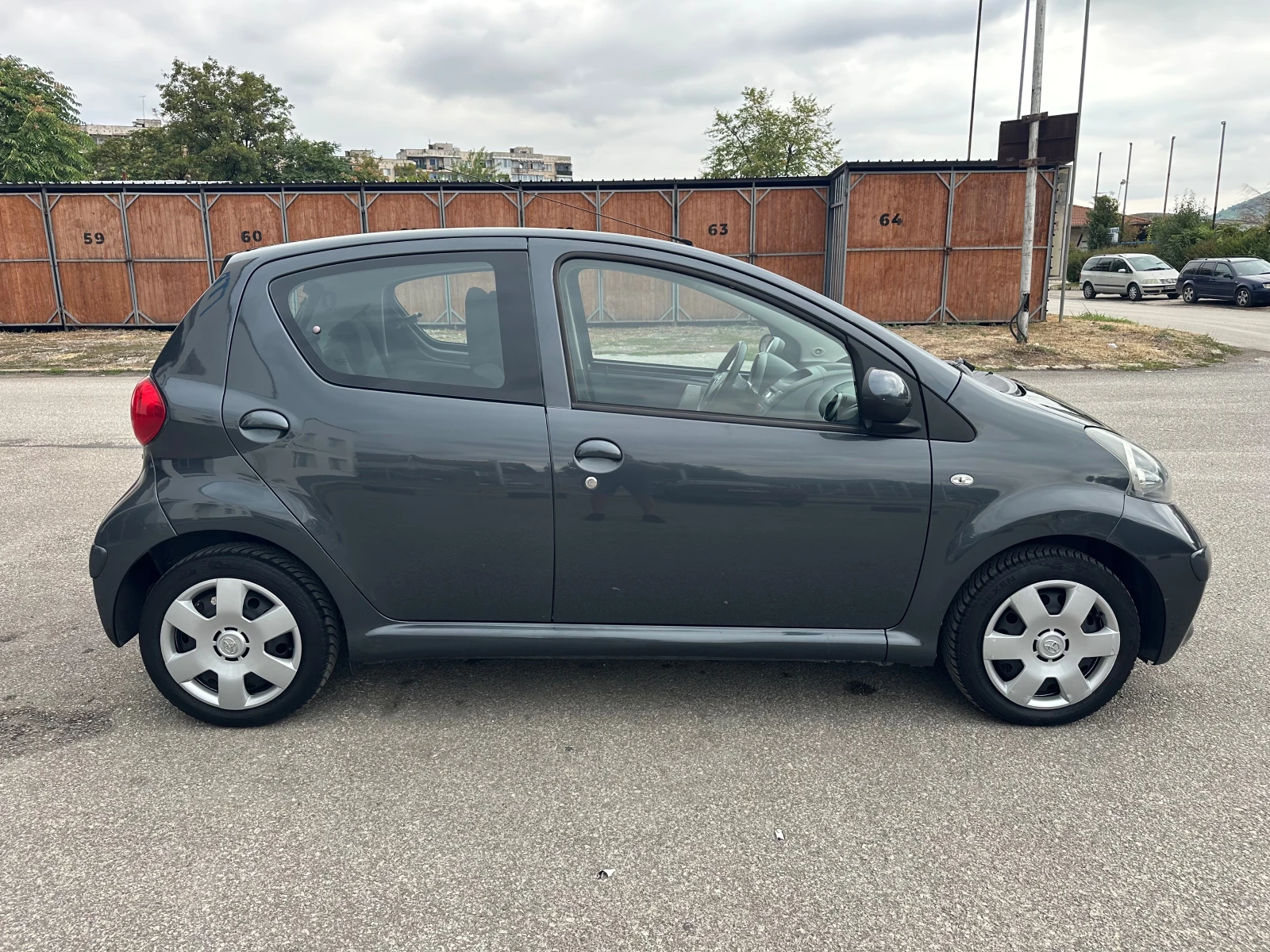Toyota Aygo 1.0i Автоматик 125000км Италия - изображение 8