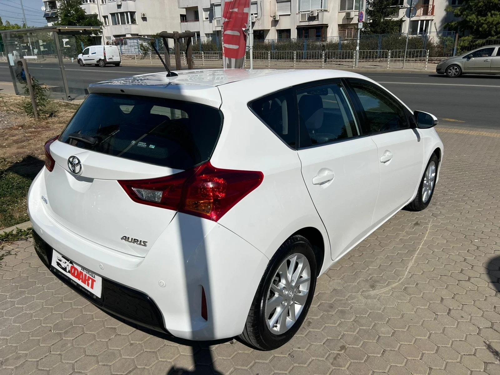 Toyota Auris 1.4D-4D/EURO.5B/РЕАЛНИ КМ ! ! !  - изображение 4