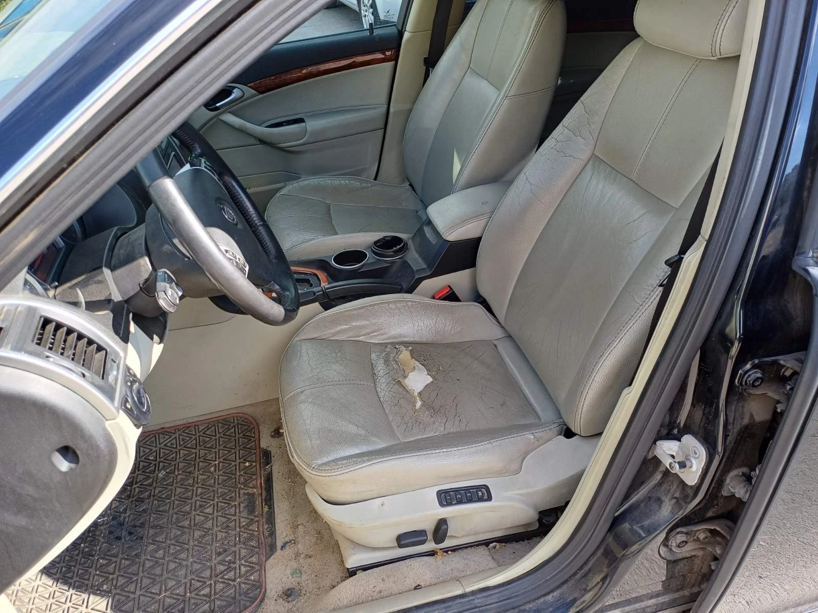 Cadillac BLS 2.8T V6 Elegance - изображение 10