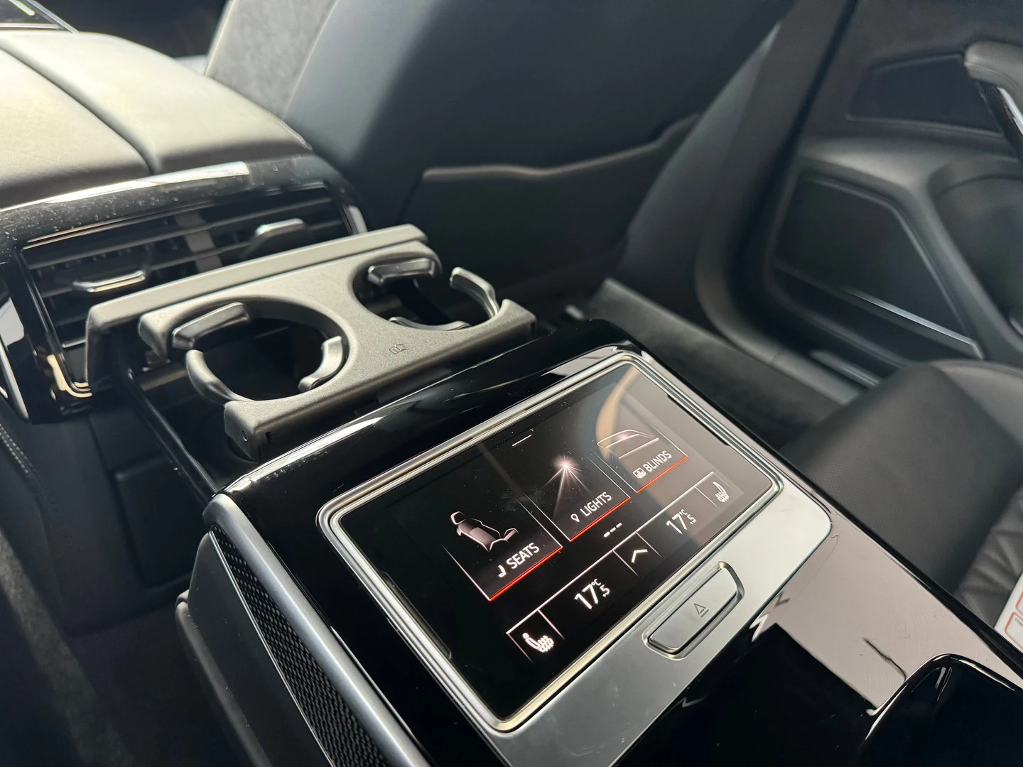 Audi S8 TFSI quattro | Mobile.bg   10