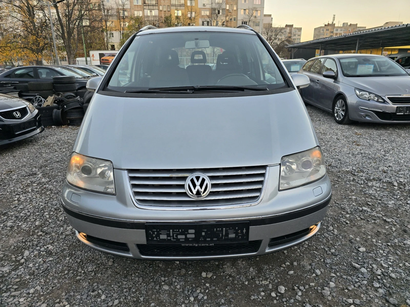 VW Sharan 2.0TDI BUSINESS  - изображение 2