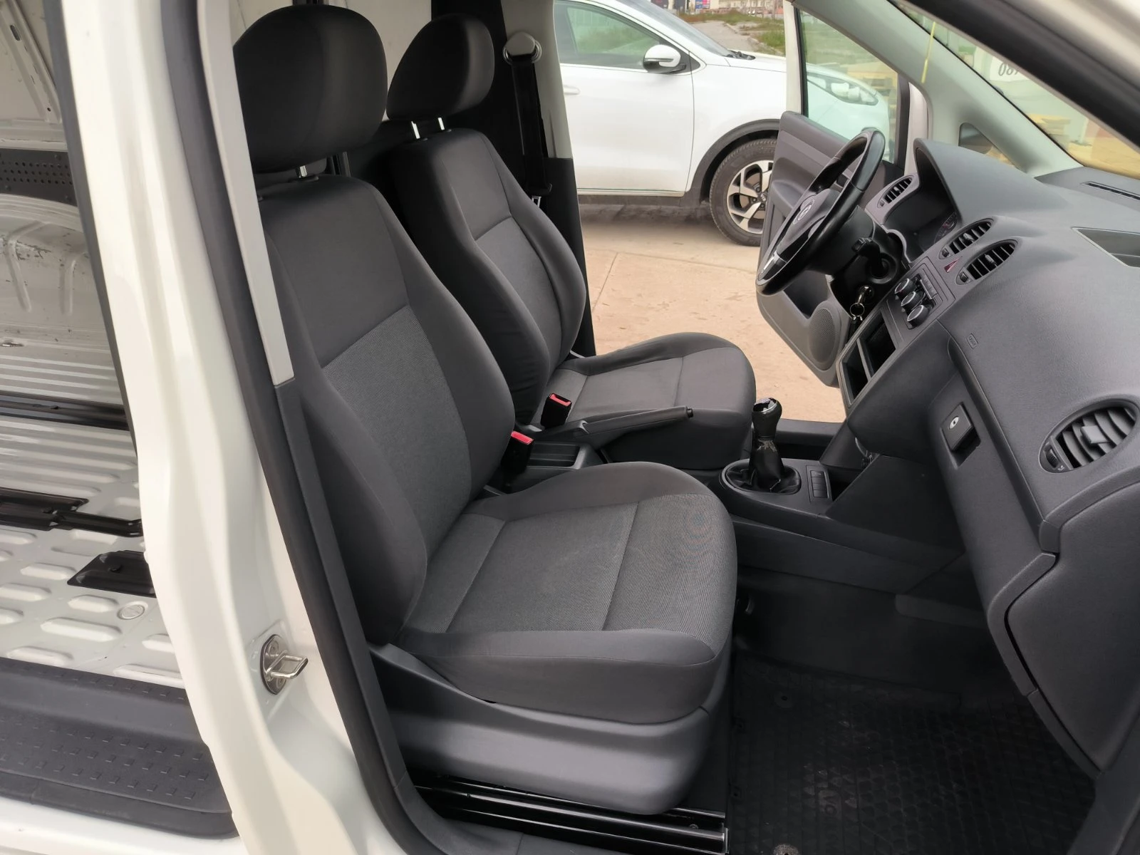 VW Caddy 2.0i-Euro-5B | Mobile.bg   17
