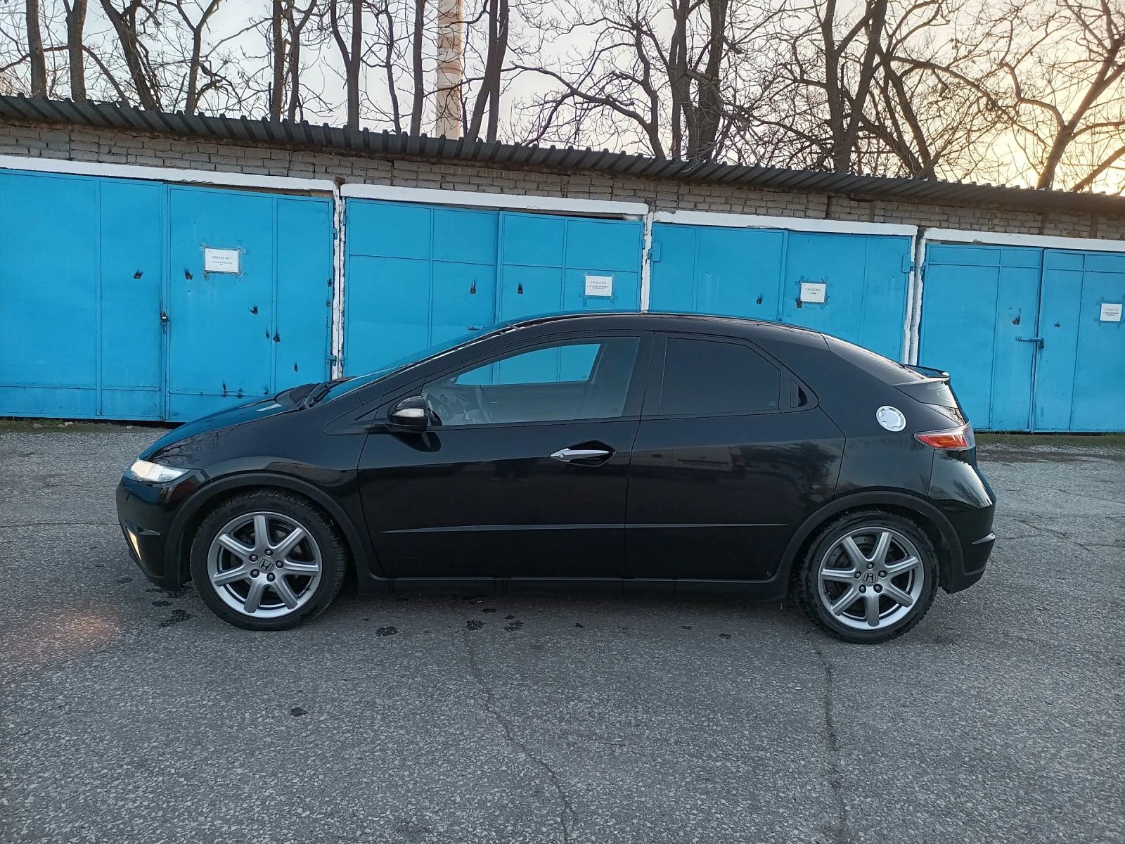 Honda Civic 1.8 I-VTEC, снимка 4 - Автомобили и джипове - 52725910