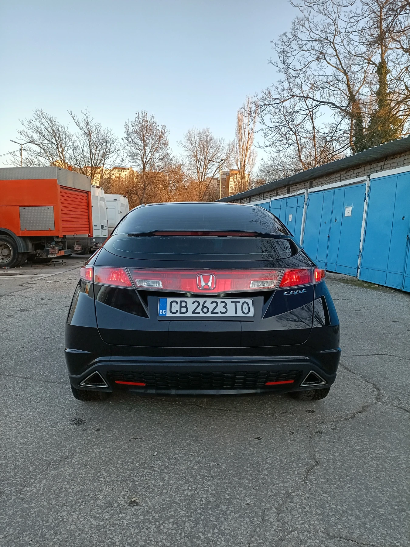 Honda Civic 1.8 I-VTEC, снимка 8 - Автомобили и джипове - 52725910