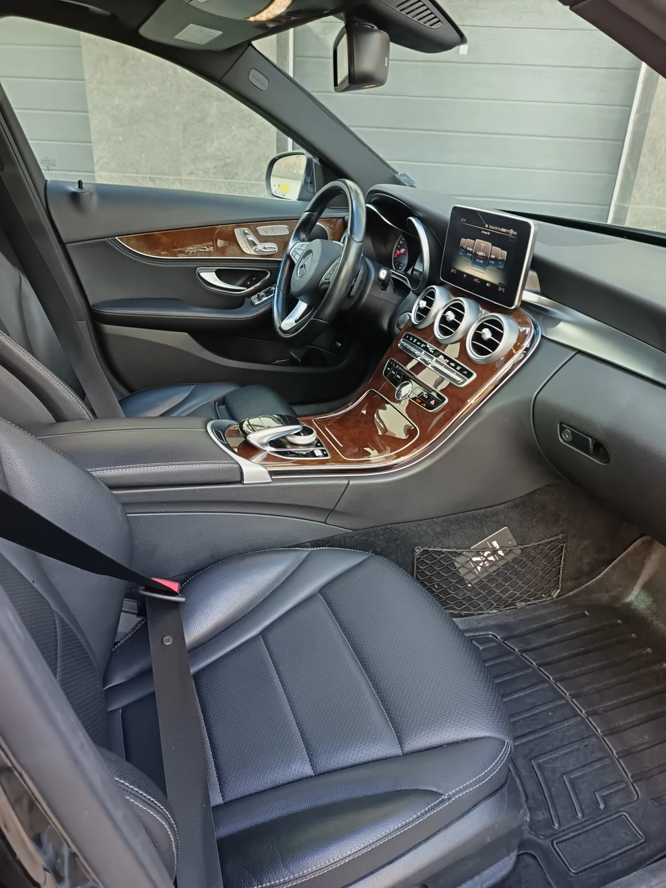 Mercedes-Benz C 300 4 MATIC - изображение 6