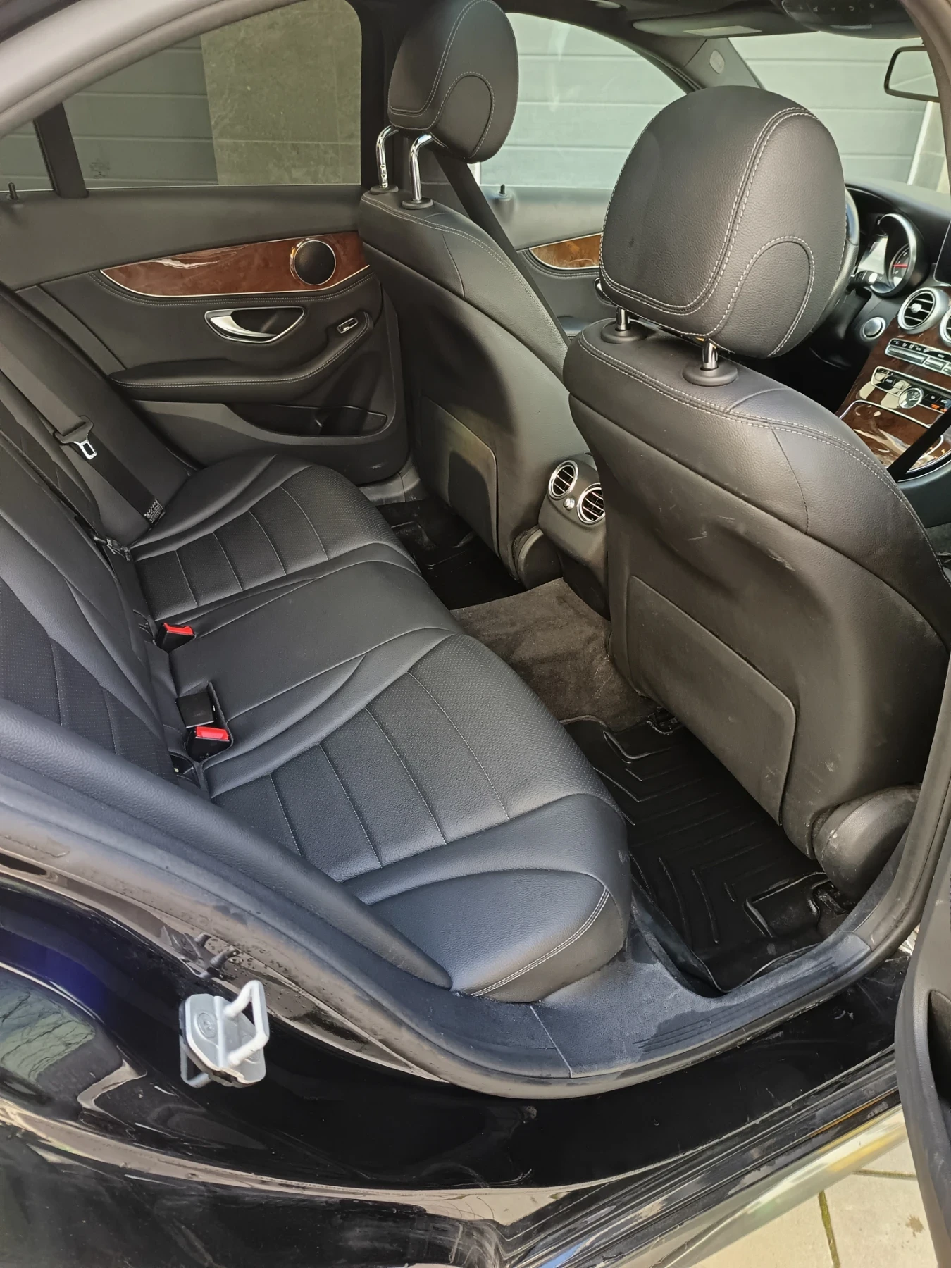 Mercedes-Benz C 300 4 MATIC - изображение 7