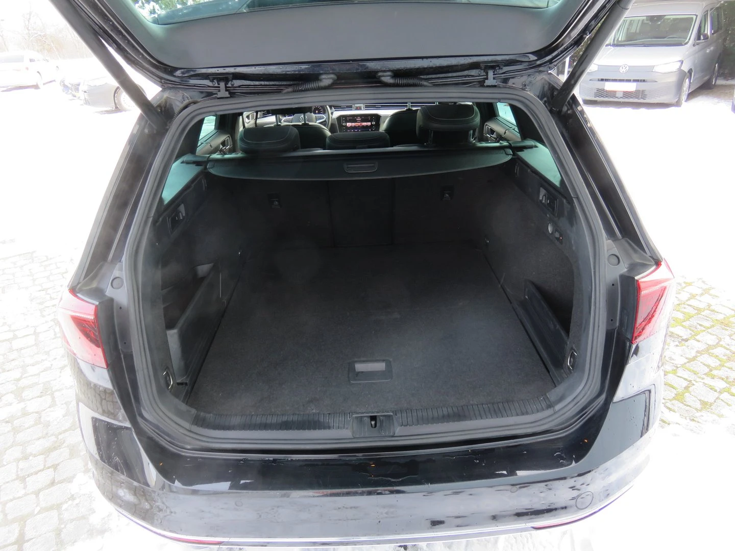 VW Passat Elegance 2.0 TDI SCR DSG, снимка 7 - Автомобили и джипове - 54331221