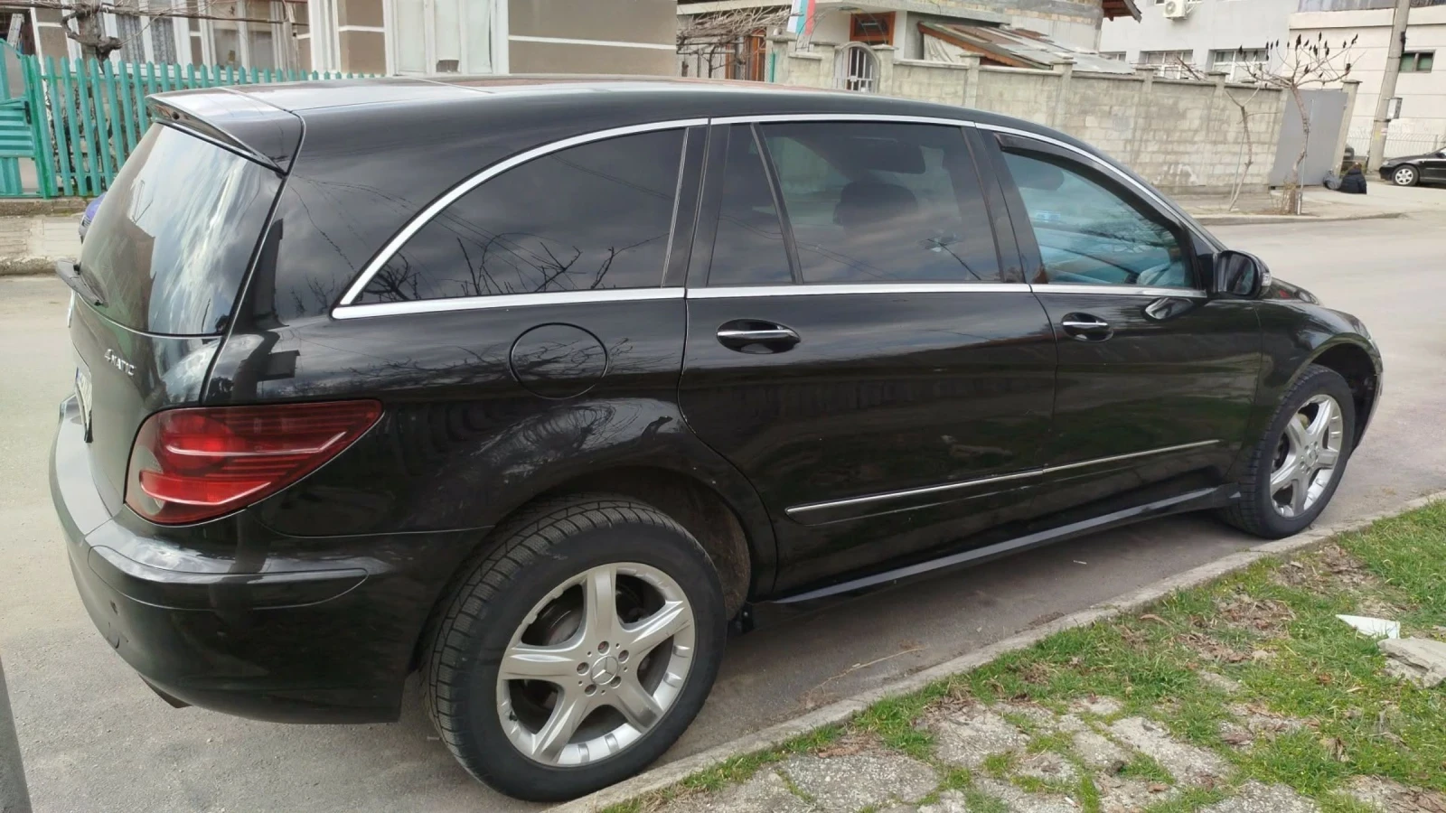 Mercedes-Benz R 320, снимка 3 - Автомобили и джипове - 53861648