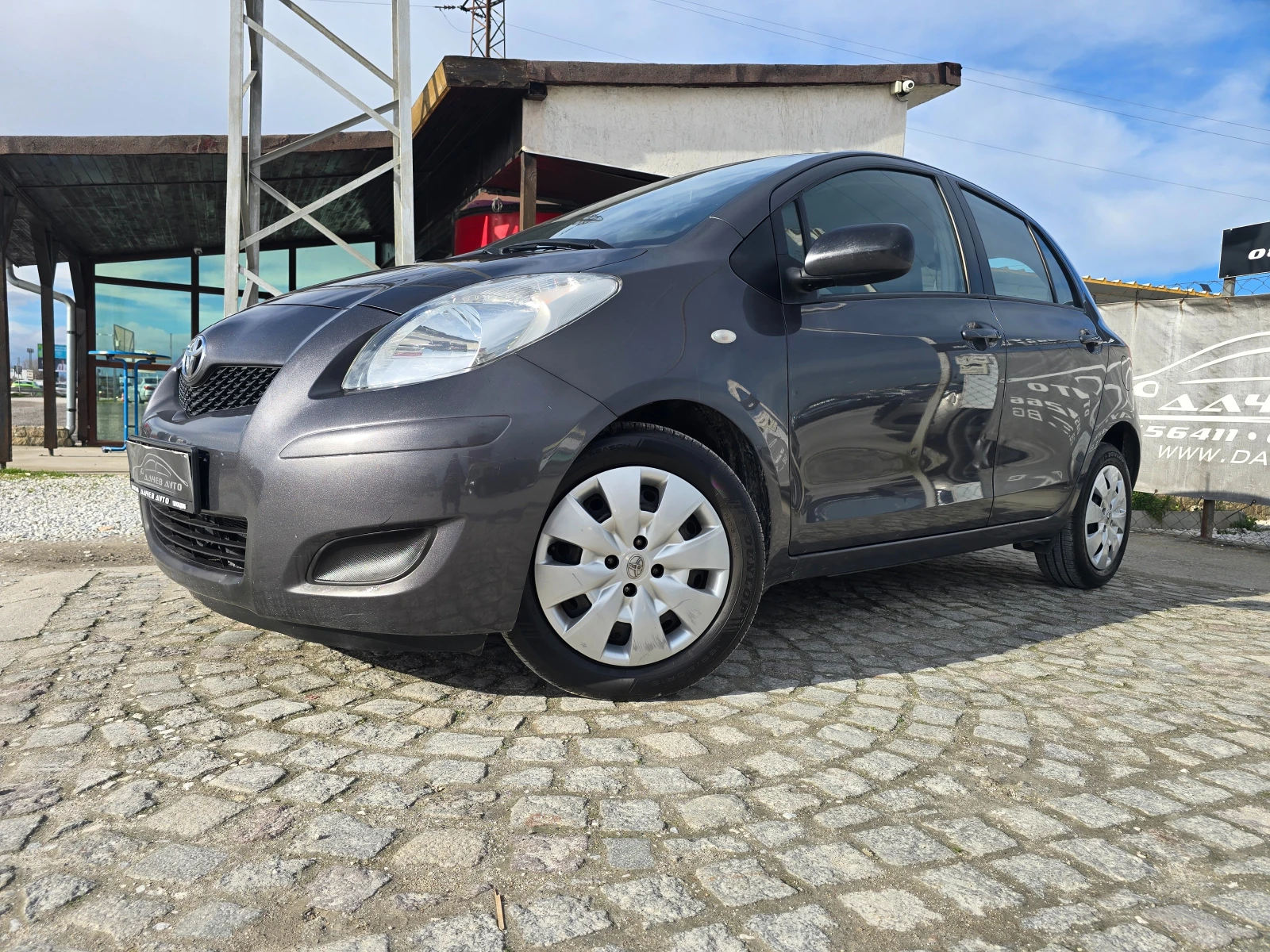 Toyota Yaris 09г.1, 3-100к.с.6-скорости | Auto.bg — изображение 1