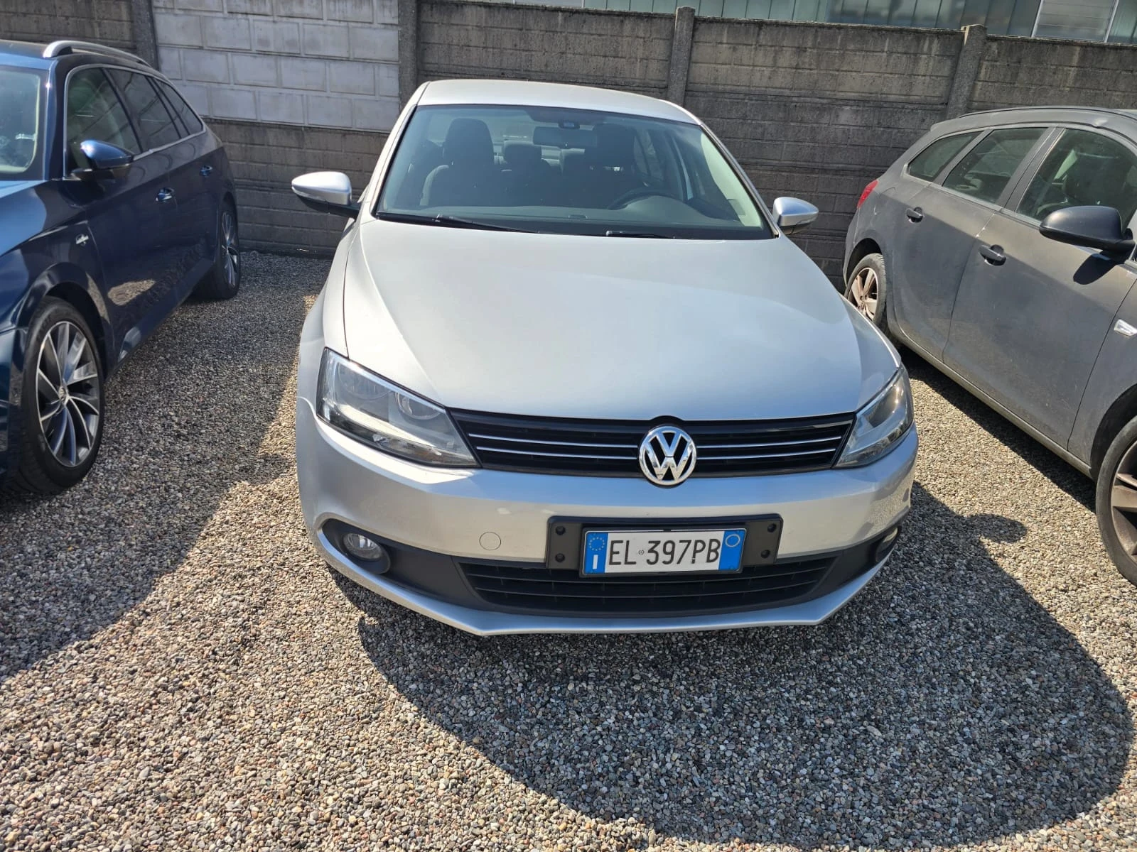 VW Jetta 1.6TDI NEW LINE  | Auto.bg — изображение 1