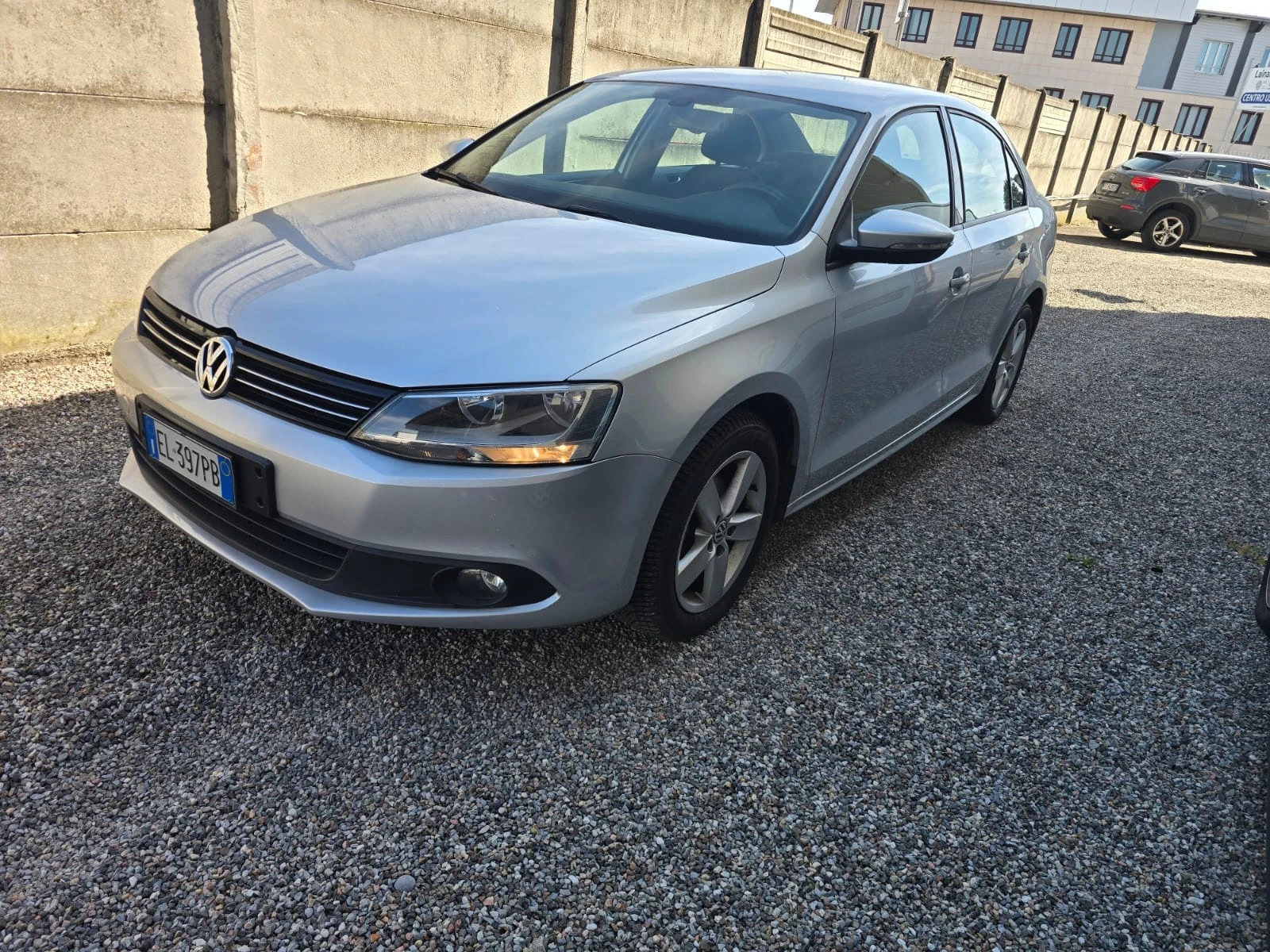 VW Jetta 1.6TDI NEW LINE , снимка 2 - Автомобили и джипове - 54121464