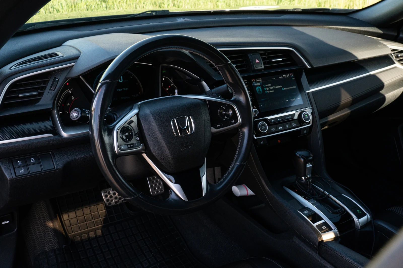 Honda Civic Sport 2.0 Sedan, снимка 6 - Автомобили и джипове - 54743541
