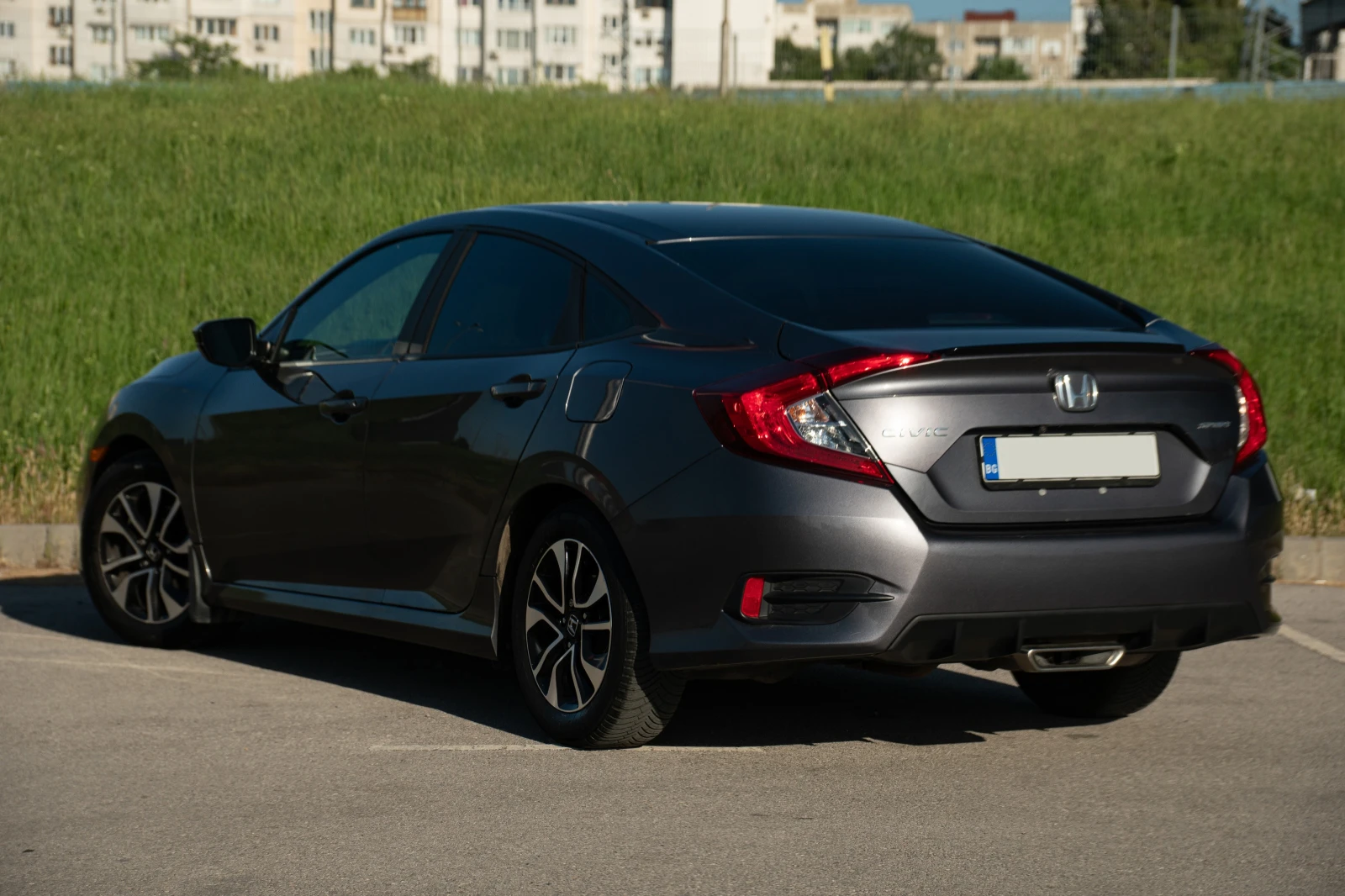 Honda Civic Sport 2.0 Sedan, снимка 4 - Автомобили и джипове - 54743541