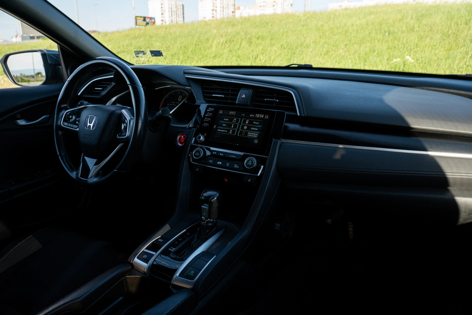 Honda Civic Sport 2.0 Sedan, снимка 7 - Автомобили и джипове - 54743541