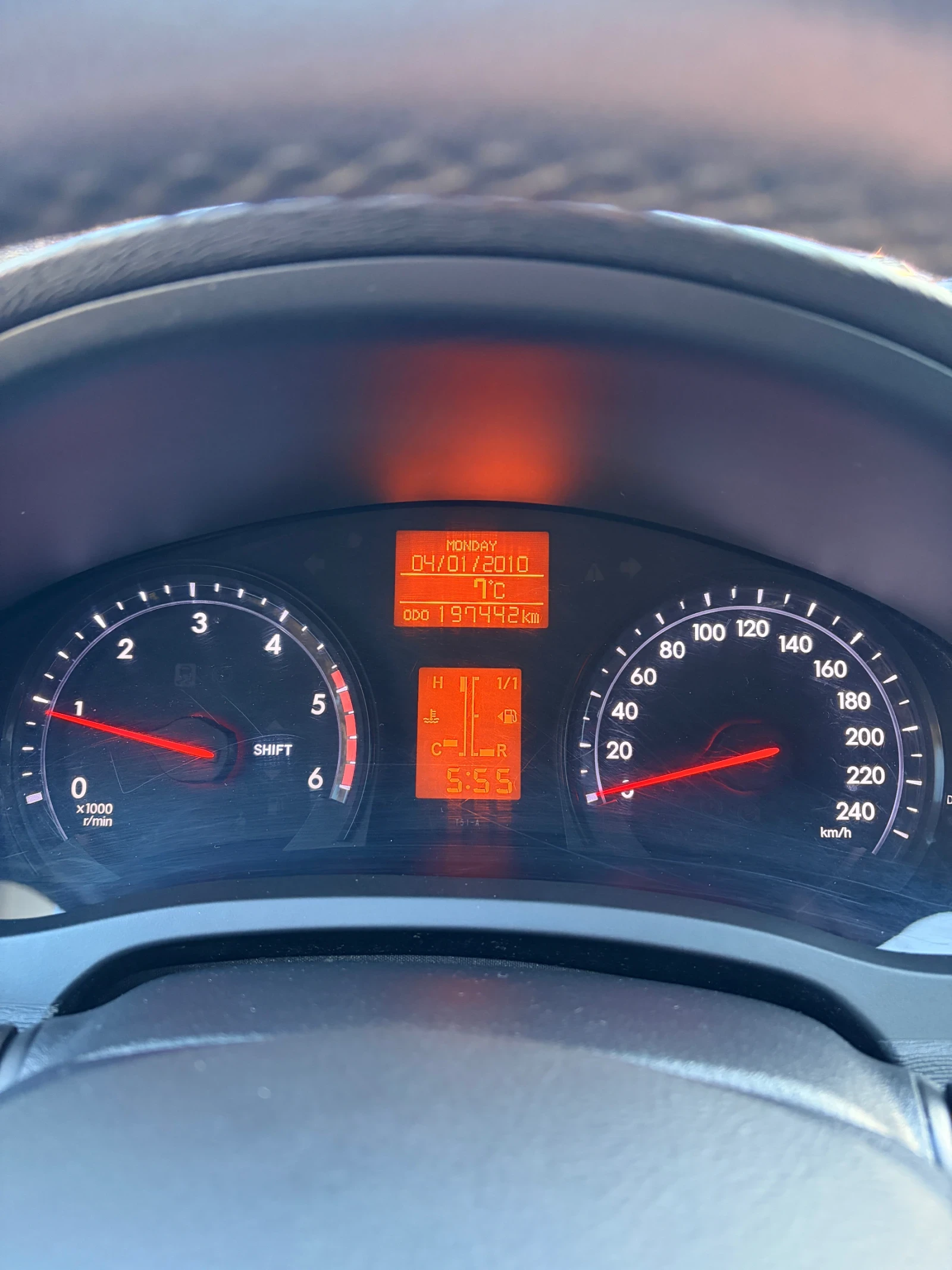 Toyota Avensis 2.0 D4D FACELIFT, снимка 13 - Автомобили и джипове - 55500999